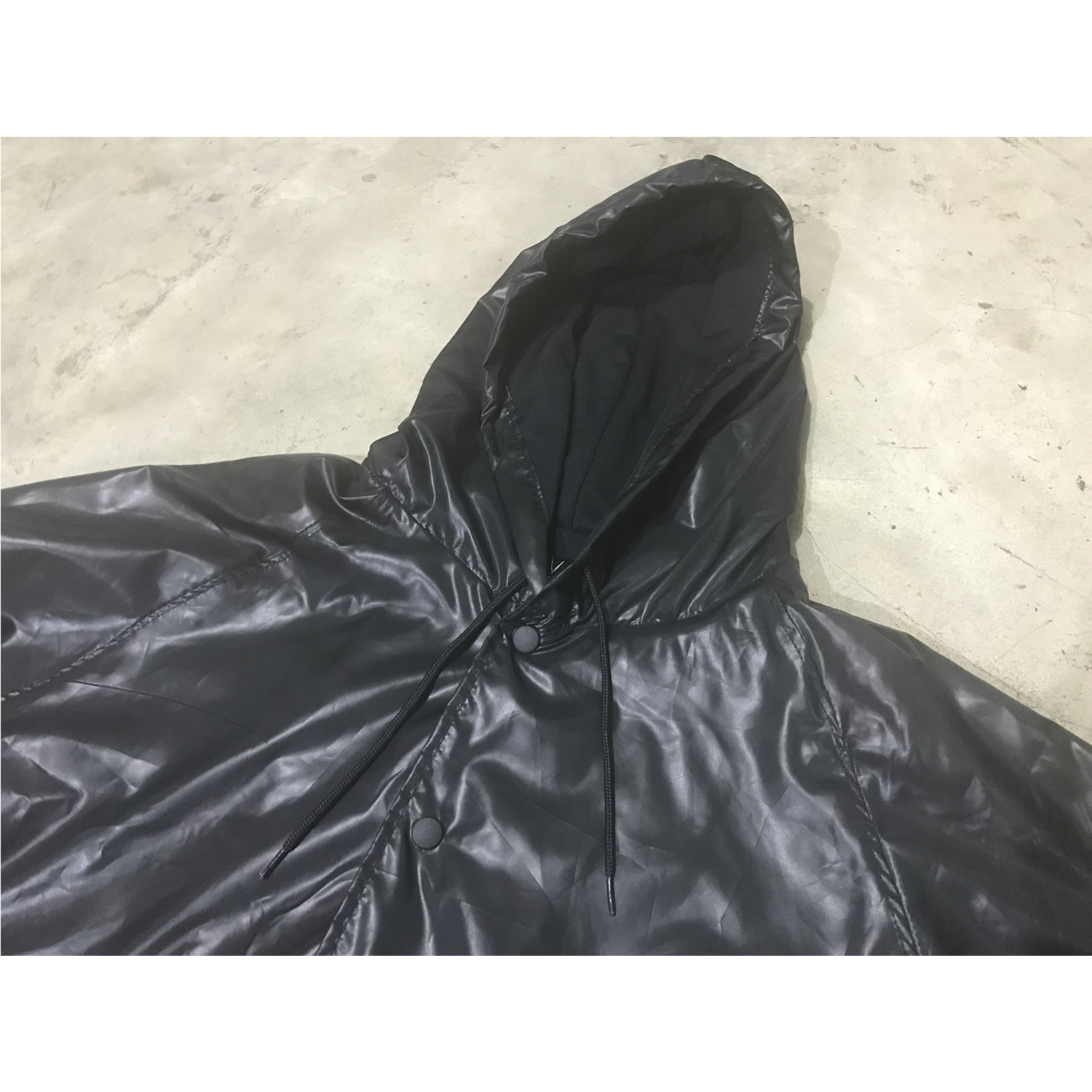 Casaca V- Natural Gloss Black