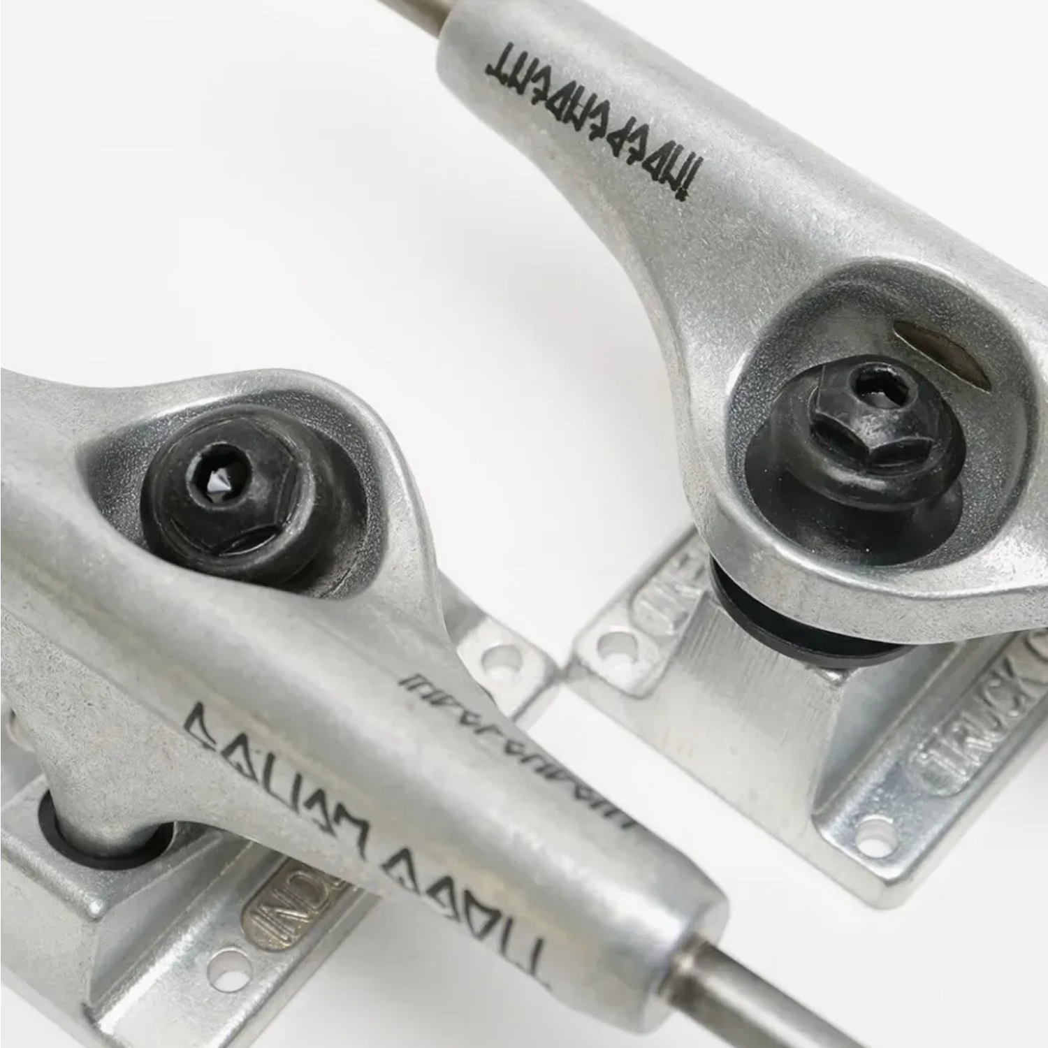 Trucks Independent Lemos